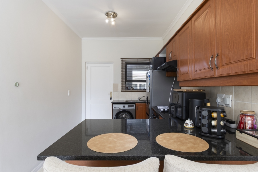 To Let 2 Bedroom Property for Rent in Heritage Park Western Cape